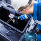 DMA-35_measuring-oil-sample