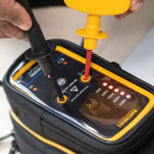 PD690SRD_crop_action_4